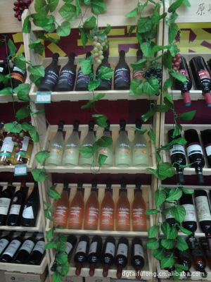 東莞市南城泰富隆酒類貿(mào)易部 紅酒展示架的藝術(shù)與經(jīng)營(yíng)之道